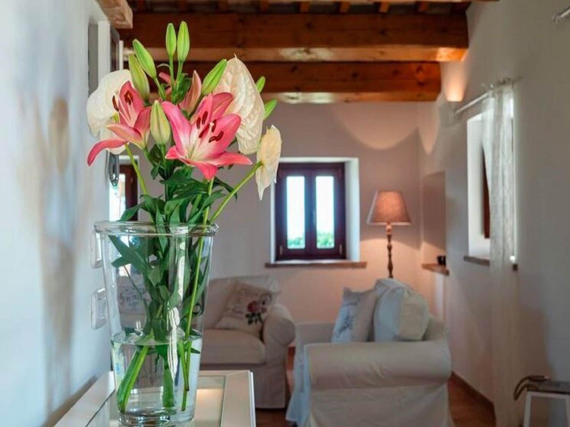 Stunning Apartment In Mombaroccio Near Metauro River Экстерьер фото