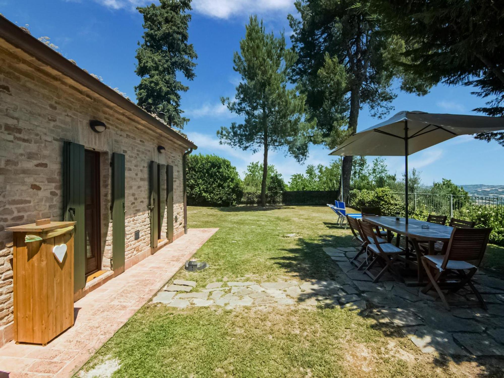 Stunning Apartment In Mombaroccio Near Metauro River Экстерьер фото
