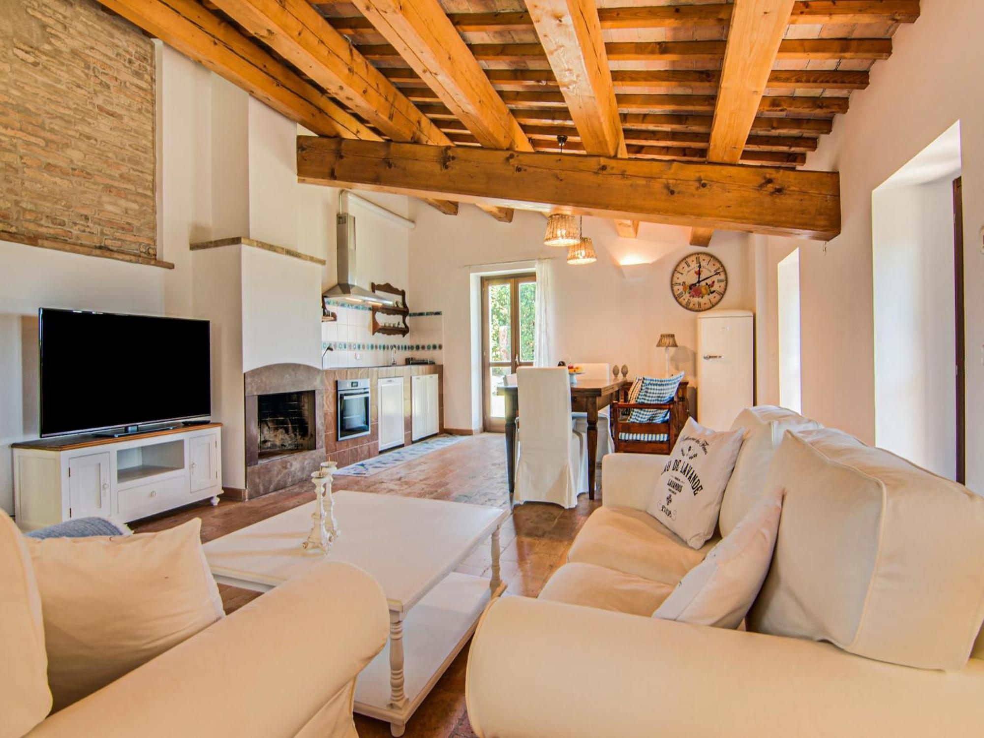Stunning Apartment In Mombaroccio Near Metauro River Экстерьер фото