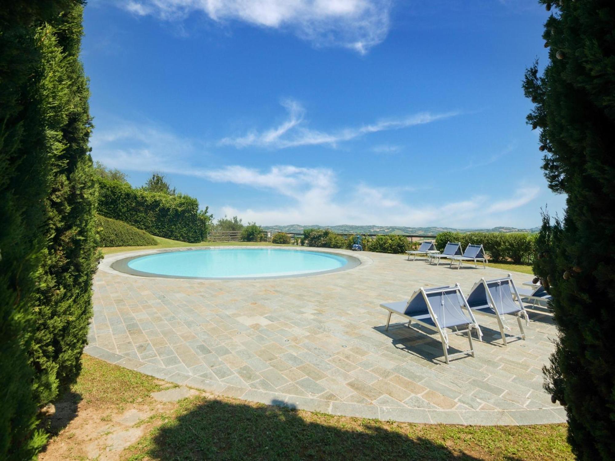 Stunning Apartment In Mombaroccio Near Metauro River Экстерьер фото